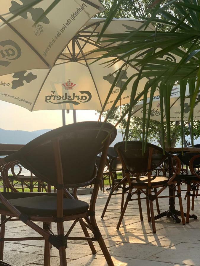 Riviera By Queens Hotel And Resort Gura Vaii Екстер'єр фото