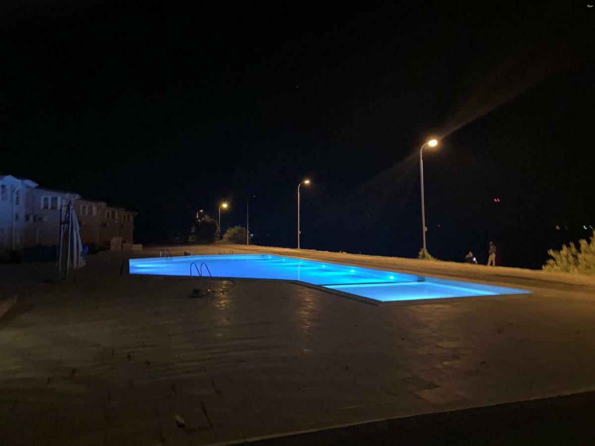 Riviera By Queens Hotel And Resort Gura Vaii Екстер'єр фото