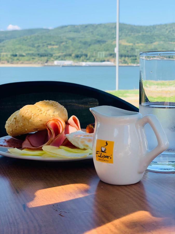 Riviera By Queens Hotel And Resort Gura Vaii Екстер'єр фото